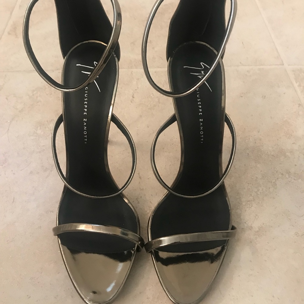 Giuseppe Zanotti Coline 3 strap sandal